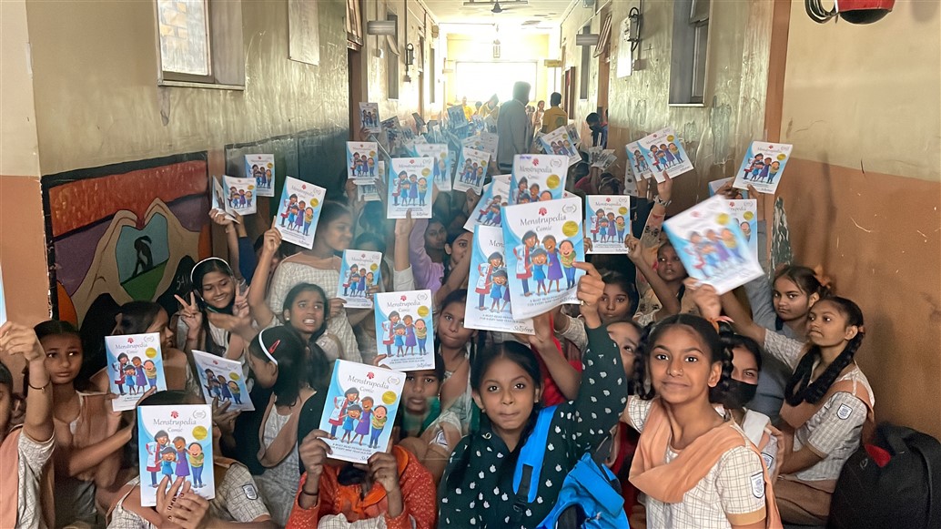menstrual hygiene management session, girls empowerment, educate young girls, educate india , healthy menstruation, clothe pad distribution in Colaba