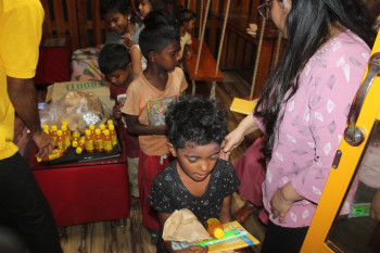 Birthday_Celebration, MTD, Making_The_Difference_NGO, Slum_Boy, Humanity, Food_Distribution