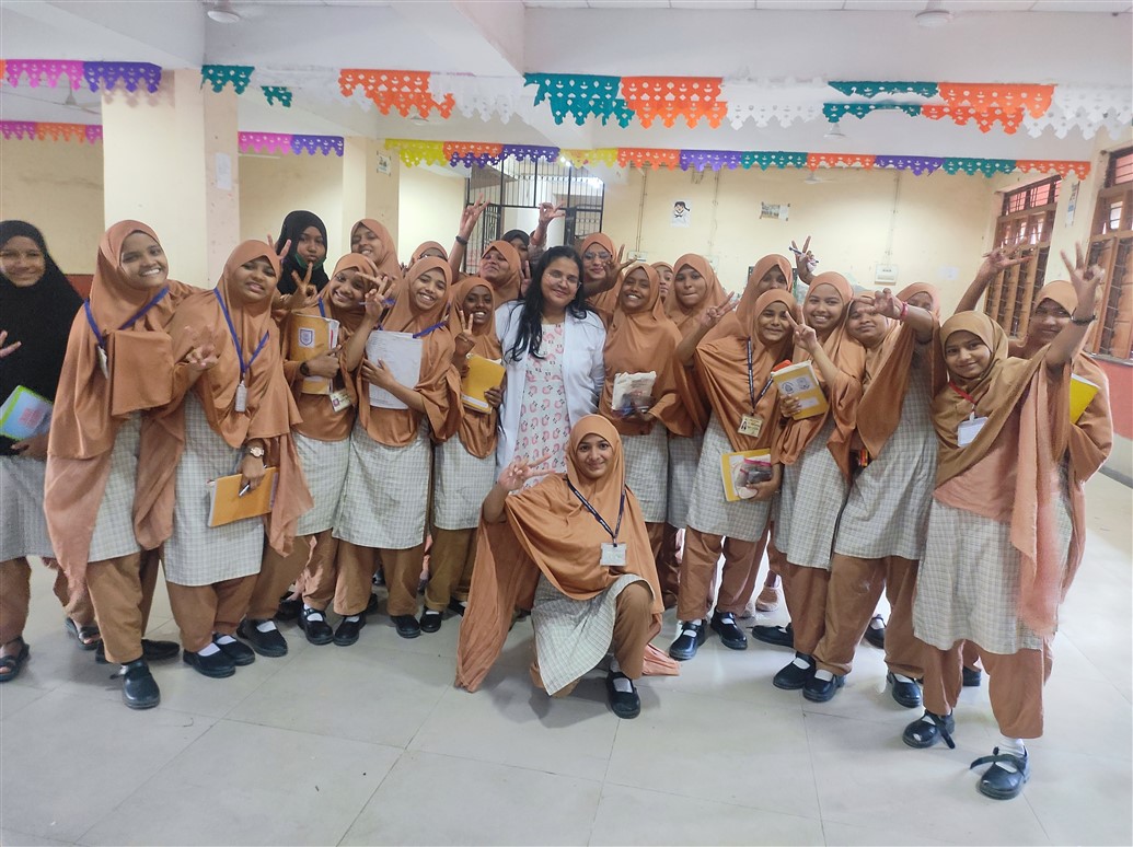menstrual hygiene management session, girls empowerment, educate young girls, educate india , healthy menstruation, clothe pad didtributed in navi mumbai by  inorbit mall